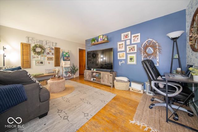 330 Gilbert Avenue, Beech Grove, IN 46107