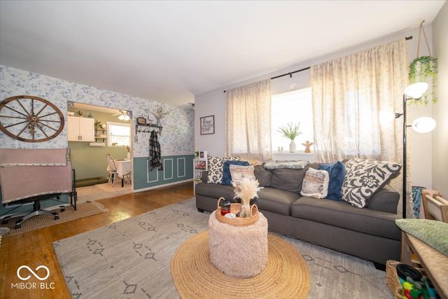 330 Gilbert Avenue, Beech Grove, IN 46107