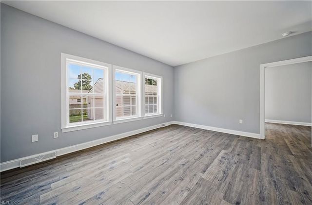 5101 James ST, Chesapeake, VA 23321