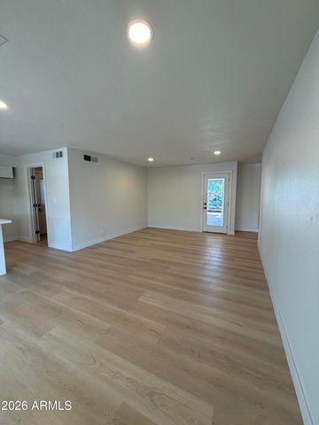 7230 N 41ST Avenue, Phoenix, AZ 85051