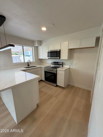 7230 N 41ST Avenue, Phoenix, AZ 85051