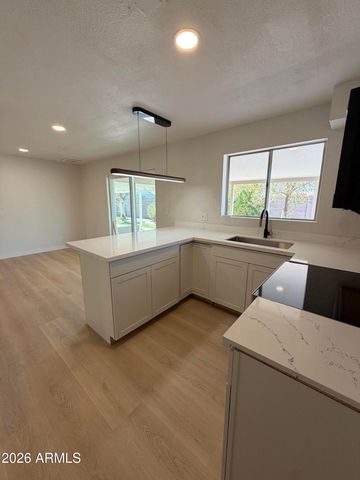 7230 N 41ST Avenue, Phoenix, AZ 85051