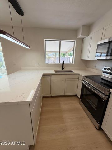 7230 N 41ST Avenue, Phoenix, AZ 85051