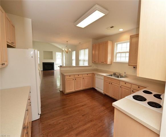 3737 Cainhoy LN, Virginia Beach, VA 23453