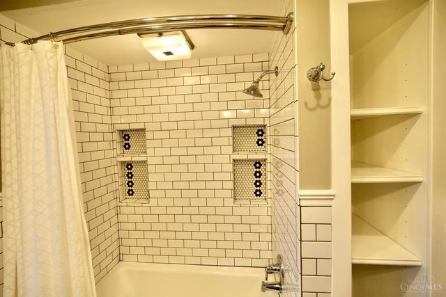 3255 Linwood Avenue, Cincinnati, OH 45226