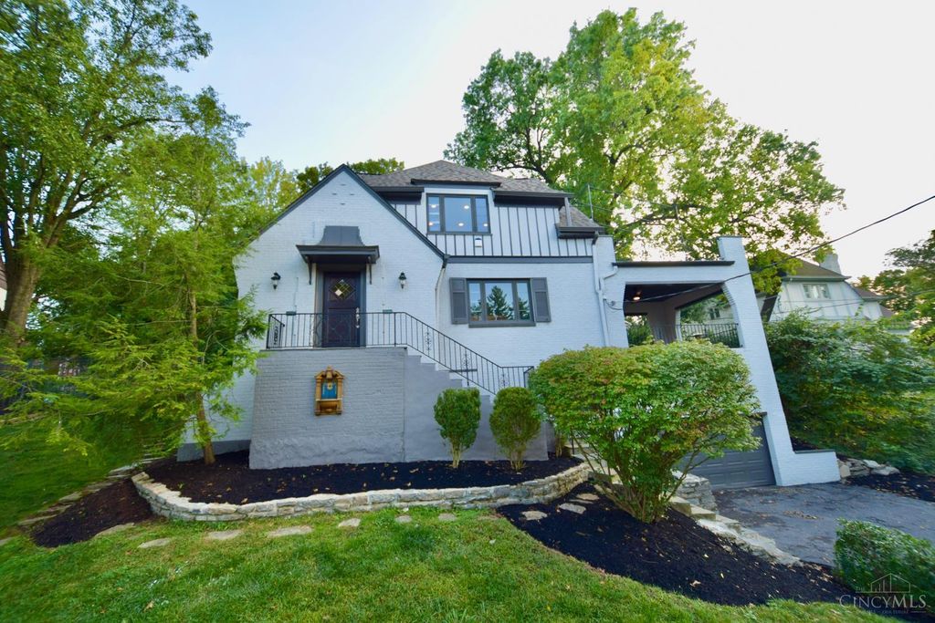 3255 Linwood Avenue, Cincinnati, OH 45226