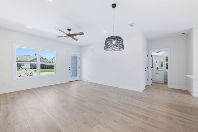 2126 Reef Dr, St Augustine, FL 32080