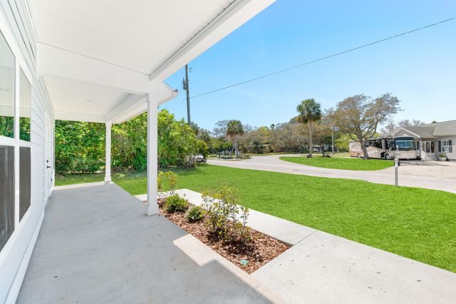 2126 Reef Dr, St Augustine, FL 32080