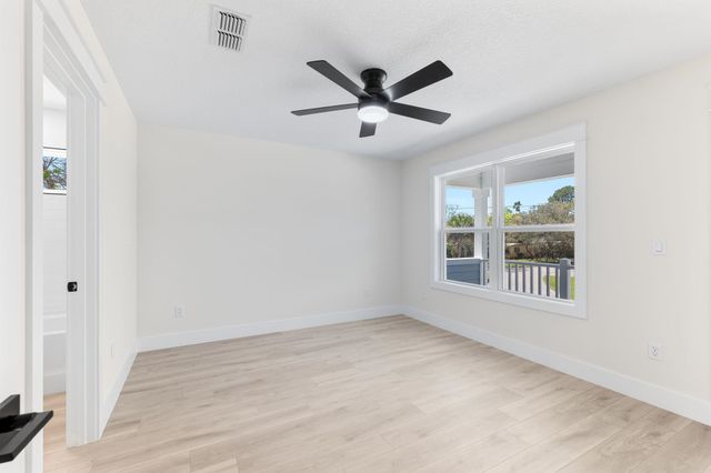 2126 Reef Dr, St Augustine, FL 32080