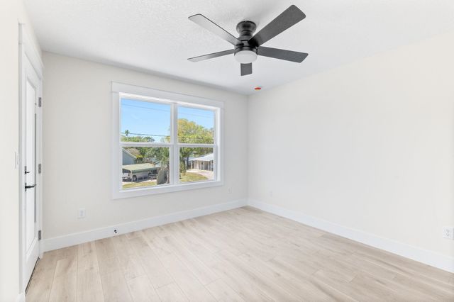 2126 Reef Dr, St Augustine, FL 32080