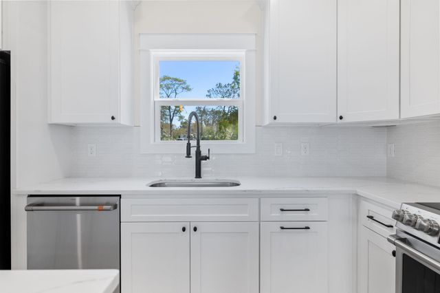 2126 Reef Dr, St Augustine, FL 32080