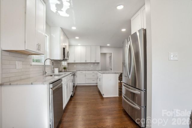 6100 Ashcrest Drive, Charlotte, NC 28217