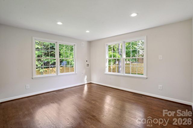 6100 Ashcrest Drive, Charlotte, NC 28217