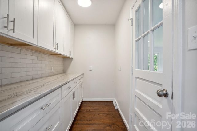 6100 Ashcrest Drive, Charlotte, NC 28217