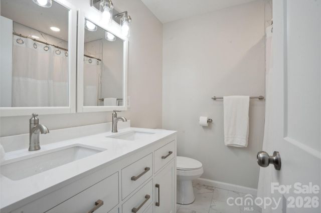 6100 Ashcrest Drive, Charlotte, NC 28217