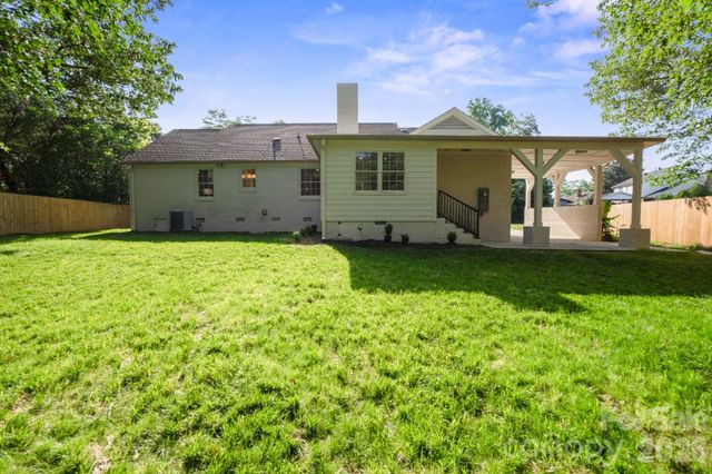 6100 Ashcrest Drive, Charlotte, NC 28217