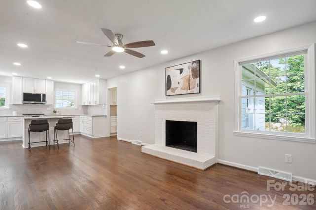 6100 Ashcrest Drive, Charlotte, NC 28217