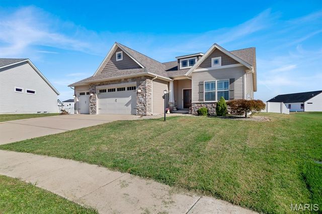 7125 Richmond Drive, Glen Carbon, IL 62034
