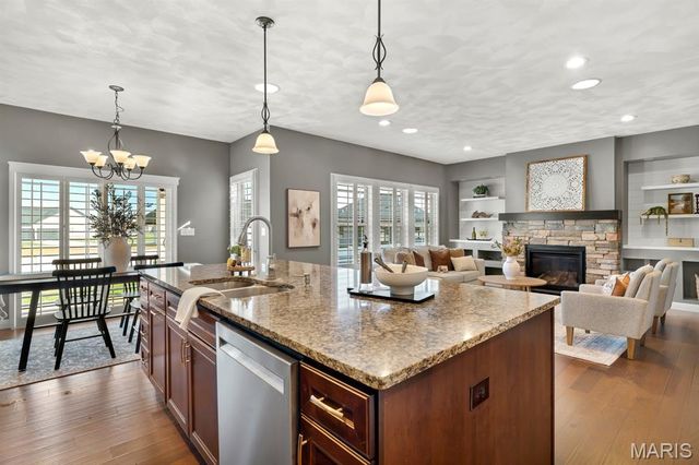 7125 Richmond Drive, Glen Carbon, IL 62034