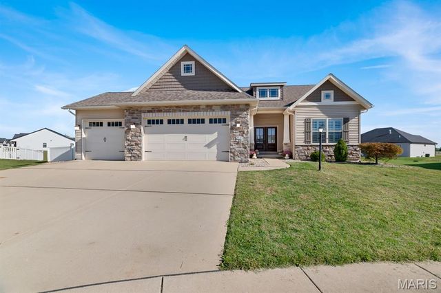 7125 Richmond Drive, Glen Carbon, IL 62034