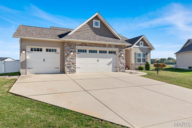 7125 Richmond Drive, Glen Carbon, IL 62034