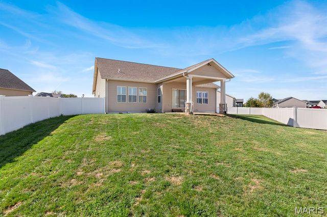 7125 Richmond Drive, Glen Carbon, IL 62034