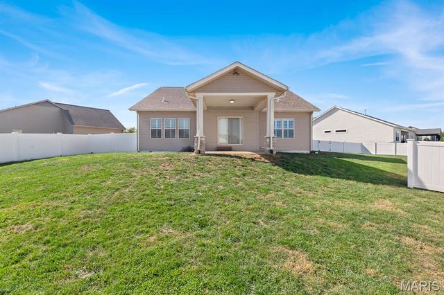 7125 Richmond Drive, Glen Carbon, IL 62034