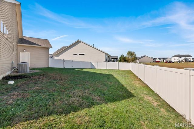 7125 Richmond Drive, Glen Carbon, IL 62034