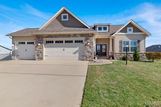 7125 Richmond Drive, Glen Carbon, IL 62034