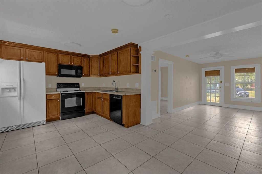 Image 14 of property listing at 1232 E LIVINGSTON STREET, Orlando, FL 32803