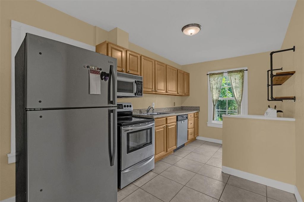 Image 16 of property listing at 1232 E LIVINGSTON STREET, Orlando, FL 32803