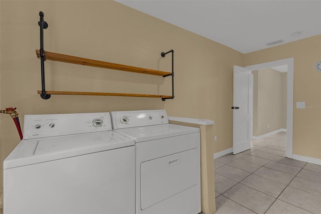 Image 27 of property listing at 1232 E LIVINGSTON STREET, Orlando, FL 32803