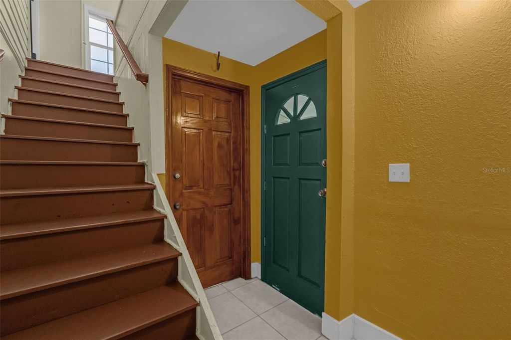 Image 5 of property listing at 1232 E LIVINGSTON STREET, Orlando, FL 32803