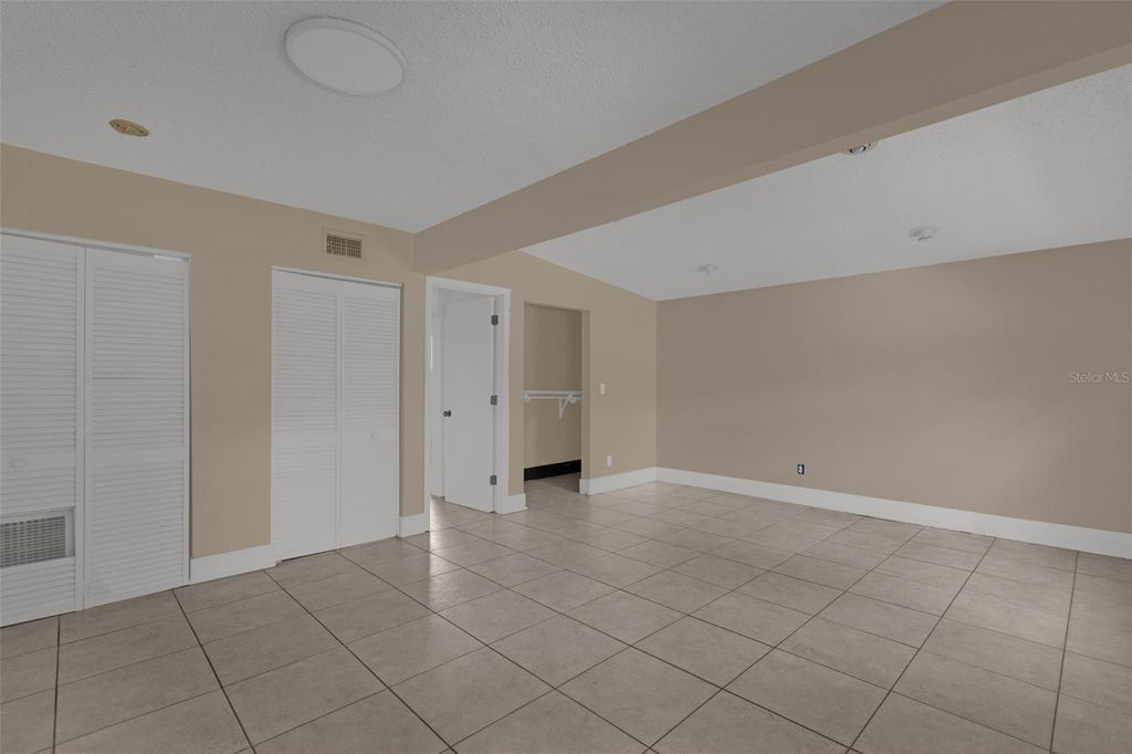 Image 7 of property listing at 1232 E LIVINGSTON STREET, Orlando, FL 32803