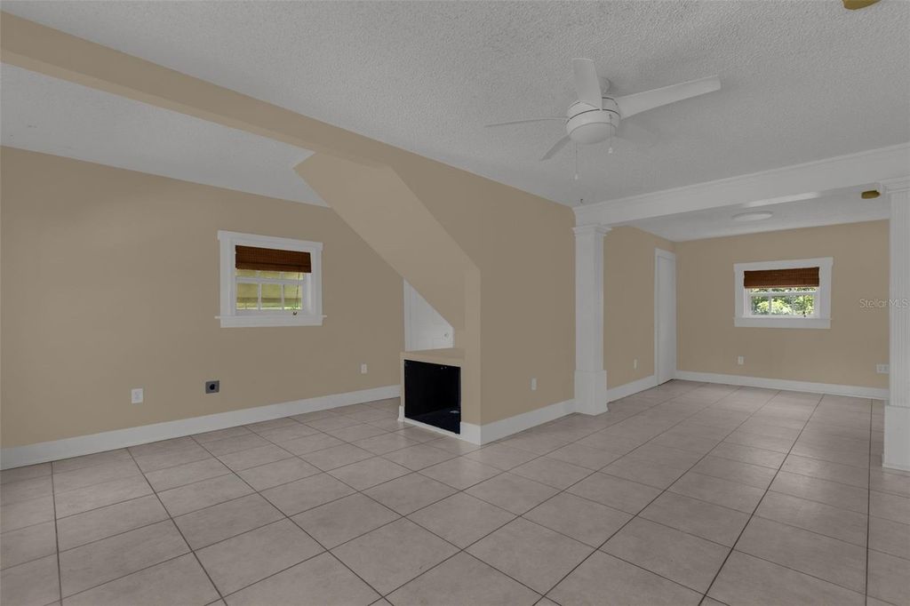 Image 10 of property listing at 1232 E LIVINGSTON STREET, Orlando, FL 32803