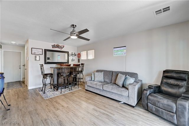 5220 Melbourne Ridge Court, Las Vegas, NV 89141