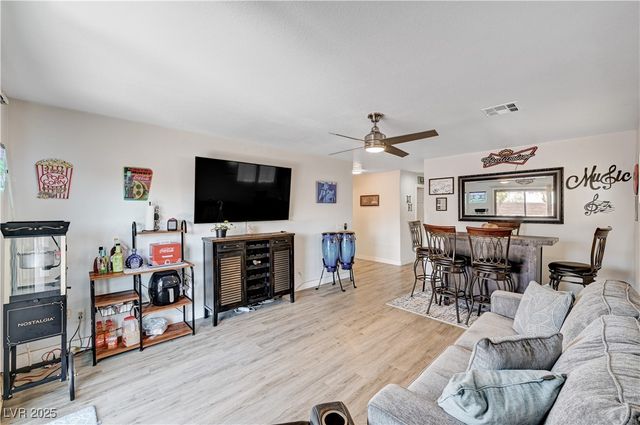 5220 Melbourne Ridge Court, Las Vegas, NV 89141