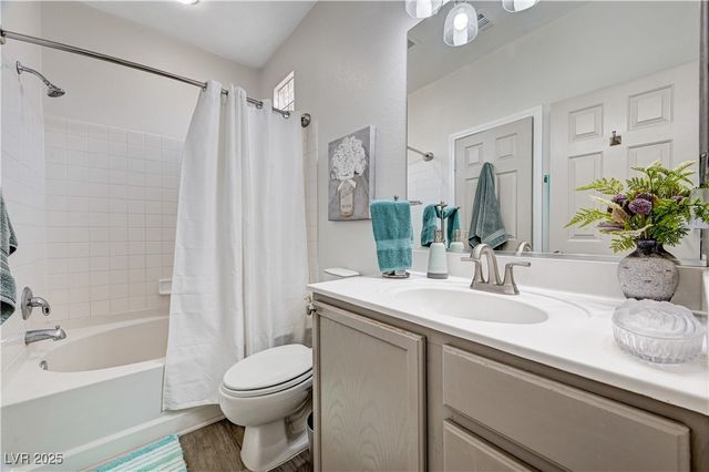 5220 Melbourne Ridge Court, Las Vegas, NV 89141