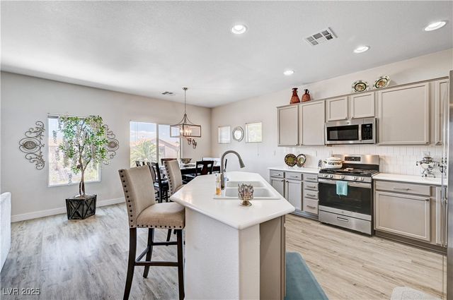 5220 Melbourne Ridge Court, Las Vegas, NV 89141