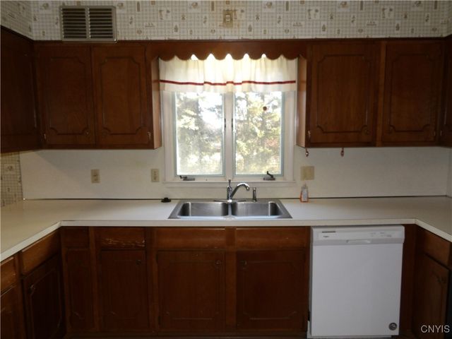 25 Rosewood Avenue, Cortland, NY 13045