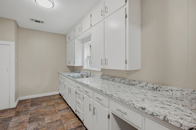 408 S Tone Avenue, Denison, TX 75020