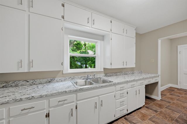 408 S Tone Avenue, Denison, TX 75020