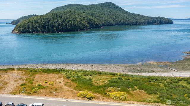 5909 Flounder Bay Lane, Anacortes, WA 98221
