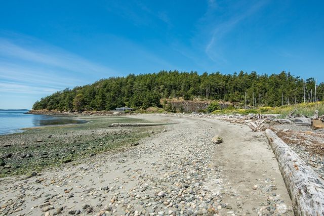 5909 Flounder Bay Lane, Anacortes, WA 98221