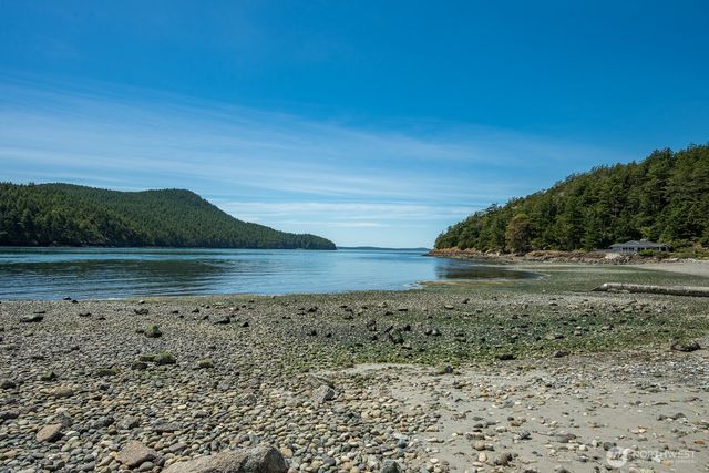 5909 Flounder Bay Lane, Anacortes, WA 98221