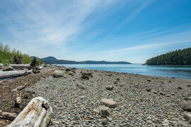 5909 Flounder Bay Lane, Anacortes, WA 98221