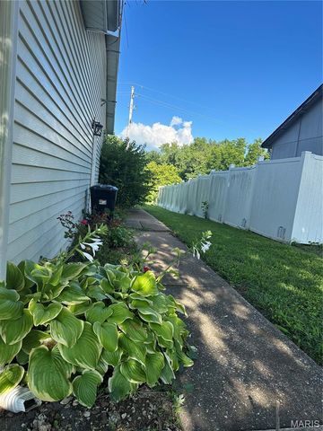 11630 Helenoak Drive, Florissant, MO 63033