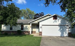 11630 Helenoak Drive, Florissant, MO 63033