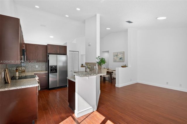 875 Savannah Falls Dr ., Weston, FL 33327