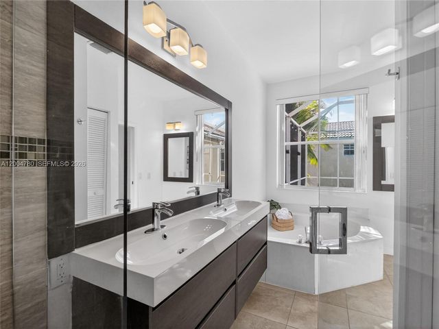 875 Savannah Falls Dr ., Weston, FL 33327